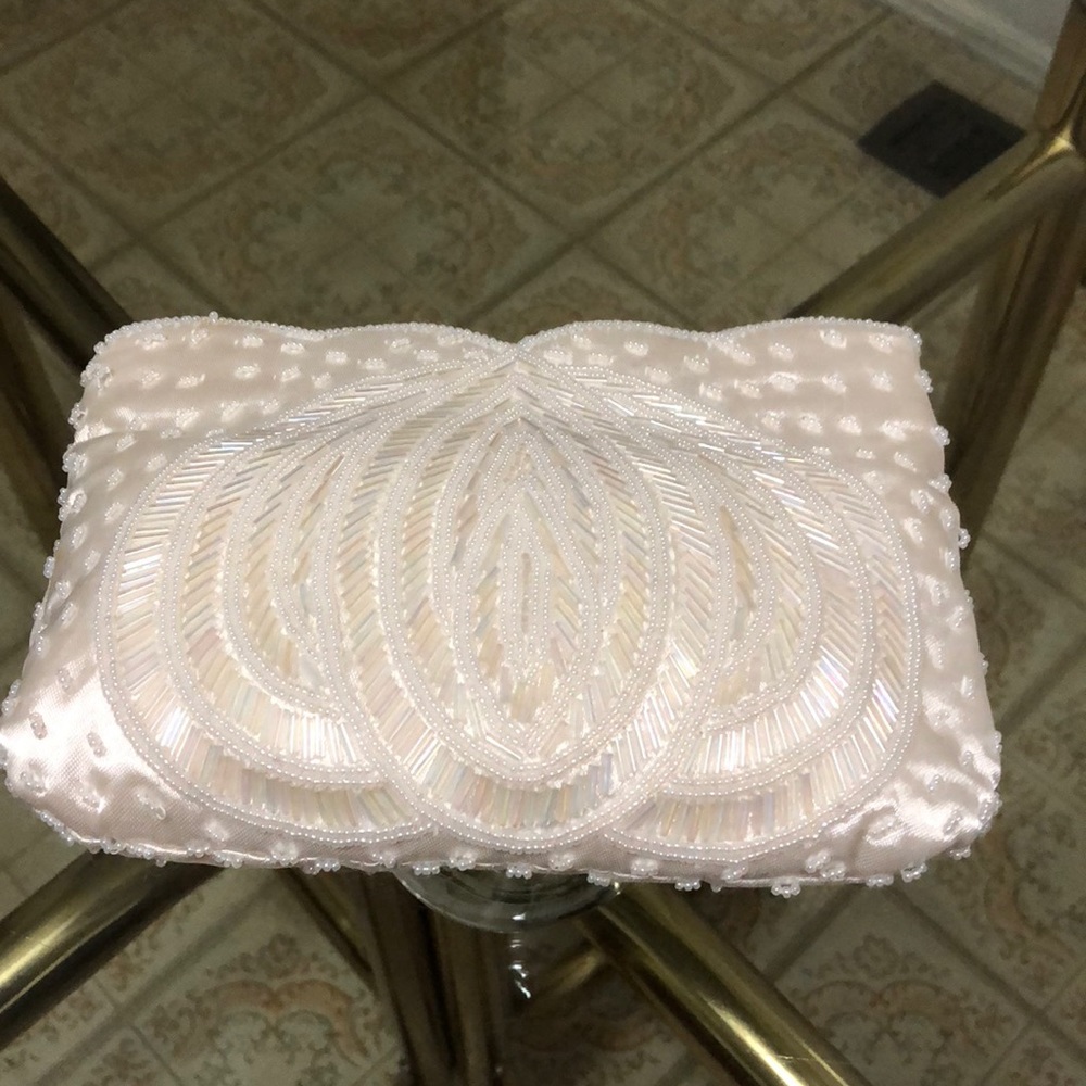 Clutch handbag